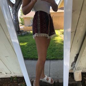 printed/ floral flowy shorts